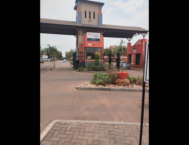 2 BEDROOM SECTIONAL TITLE FOR SALE IN KARENPARK